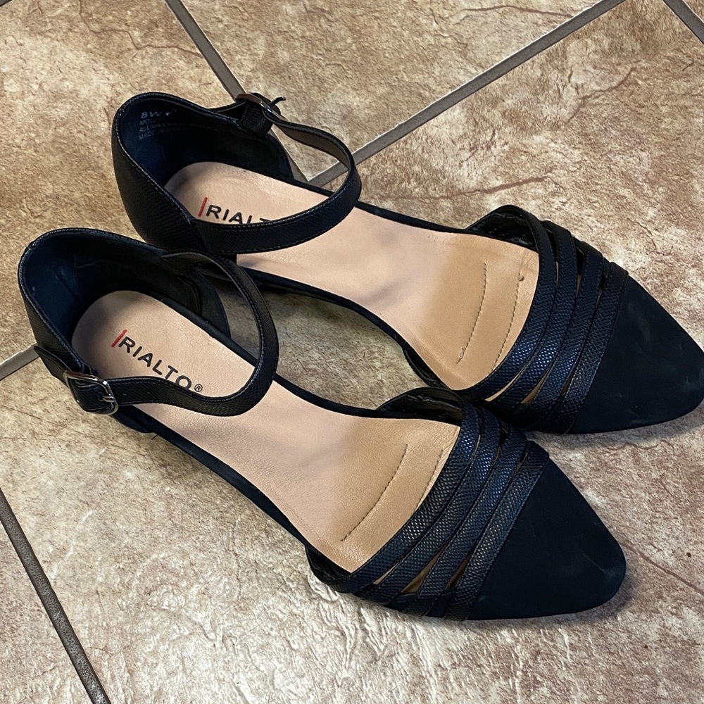Rialto Black Ankle-Strap Size 8W  Pointed-Toe Low Heels Office Academia